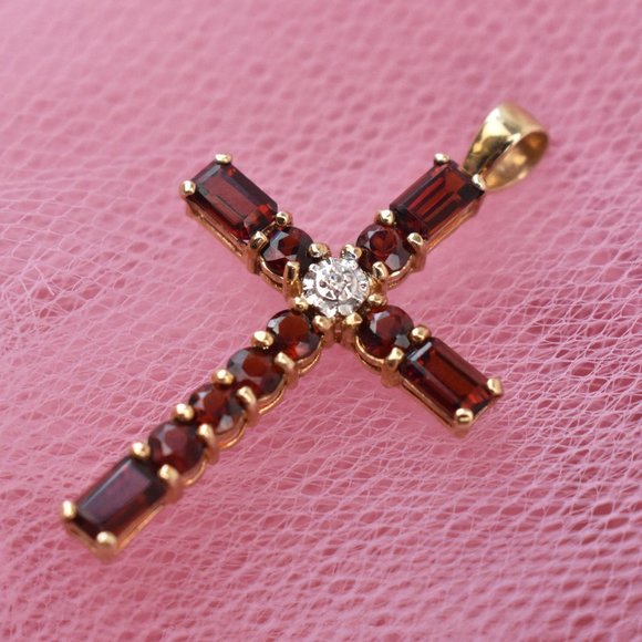 Garnet and diamond cross pendant solid 10K gold - Picture 9 of 12